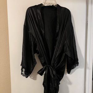 Torrid robe
